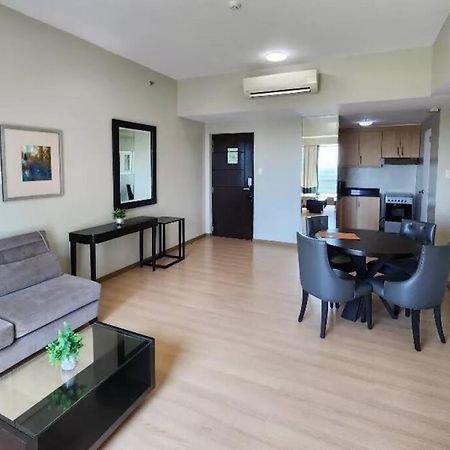 Spacious Bgc 2 Bedroom With A View Manila Dış mekan fotoğraf
